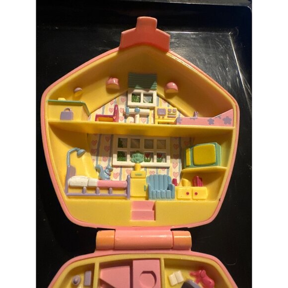 Polly Pocket nursery 1 figure Compact Doll - Bluebird 1993 Dollhouse Playset - Picture 2 of 5